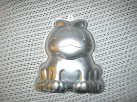 Wilton 1 2 3 Garfield the Cat Cake Pan(502-9403, 1978) - $10.58