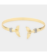 Gold whaletail cuff bracelet - €12,56 EUR