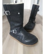 UGG Kensington Black Leather Moto Boots Waterproof Ladies Size 5 Bin M - $471.88 MXN
