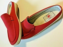 Women’s Beverly Hills Polo Club Canvas Red Slip On Shoes Size 6.   SKU 025-17 - $6.88