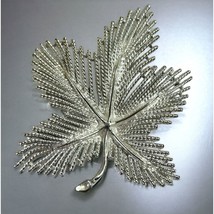 Vintage Sarah Coventry Maple Leaf Brooch Silver Tone Filagree Pin - £15.09 GBP
