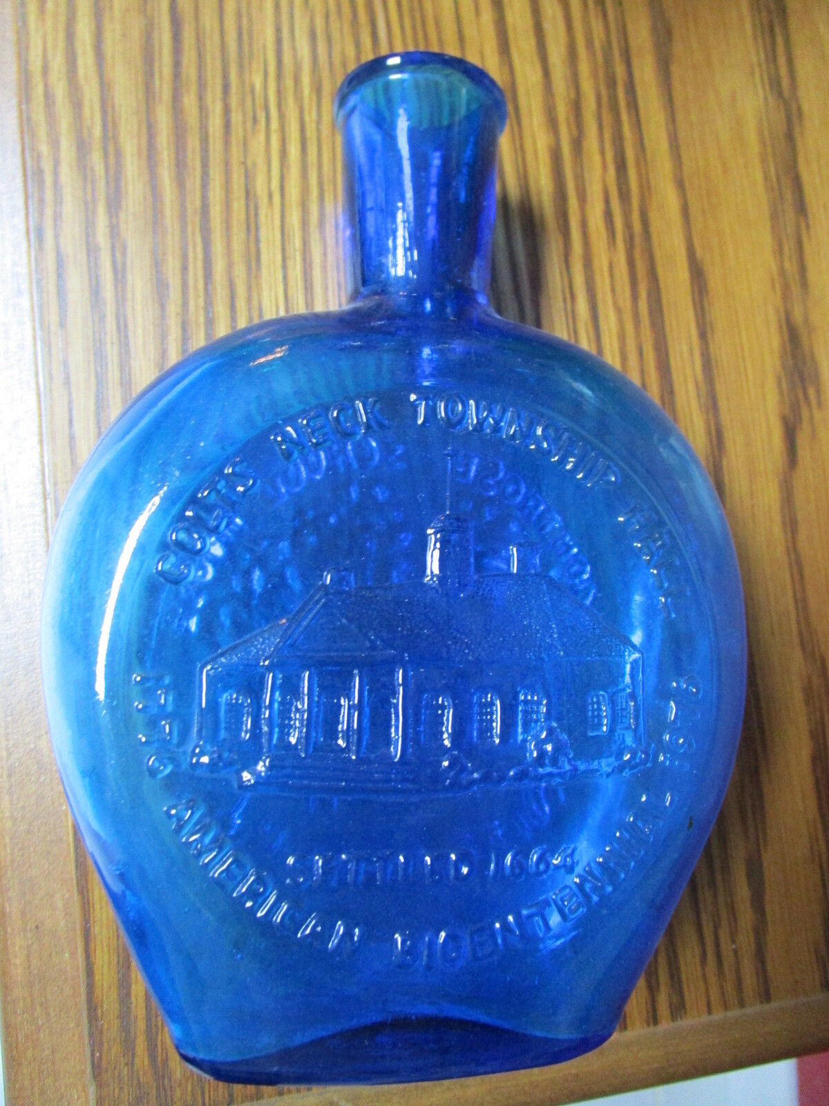 COLTS NECK NJ American Bicentennial blue bottle [D8] - $29.69