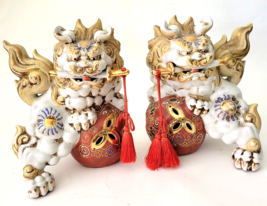 7.75” TALL PAIR OF ASIAN JAPANESE PORCELAIN FOO DOG LION STATUES MARKED ... - £139.01 GBP