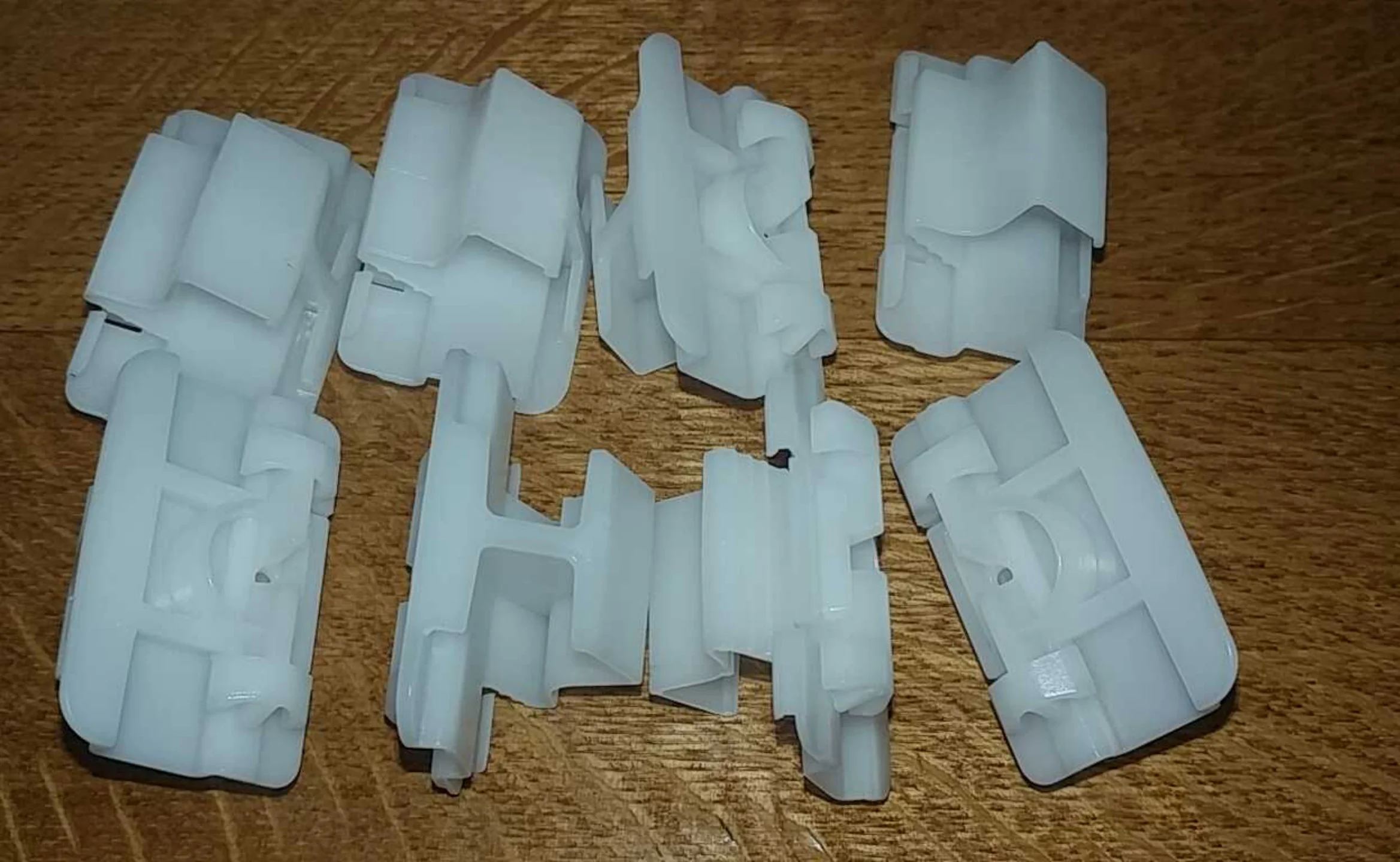 Mercedes W222 Rocker panel moulding clips (8pcs) - $49.89 CAD