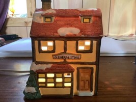 1991 Santa&#39;s Best Christmas Village Lighted General Store - $18.23