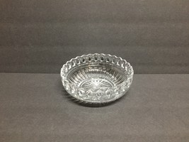 Beautiful Clear Textured Glass Ruffled Serving Nut/Candy Dish Bowl Star ... - $8.80