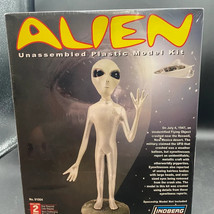 ALIEN Extra Terrestre Unassembled Plastic Model Kit New Sealed Lindberg 91004 - $14.03