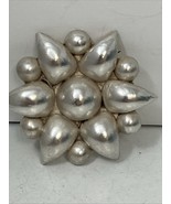 .950 Sterling Silver Large 2” Round Flower Pin 16g - €55,65 EUR .950 Sterling Silver Large 2” Round Flower Pin 16g - €55,65 EUR