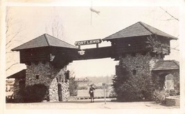 Fort Lewis Washington ~ Principale Gate ~1940s Vero Foto Cartolina - £6.13 GBP