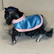 Breyer Mane Li'l Beauties Grooming Salon Mini Horse B3 - $9.55