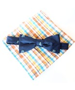 ORIGINAL PENGUIN Navy Blue Scooter Silk Blend Bow Tie Plaid Pocket Squar... - $458.41 MXN