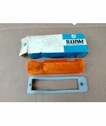 MOPAR NOS 64 PLYMOUTH FURY PARKING LIGHT LENSE (RH) - $1,694.24 MXN