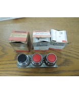 Cutler-Hammer 2-10250T102 &amp; 1-10250T101 Red &amp; Black Flush Pushbutton New... - $931.59 MXN
