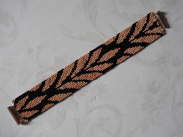 Cuff Bracelet: Black &amp; Copper Wheat Motif, Peyote Stitch, Tube Clasp - £31.17 GBP