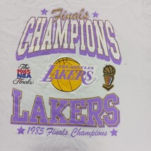 Mitchell & Ness NBA LOS ANGELES LAKERS 1985 NBA Finals Champion T-Shirt Boys XL image 5