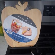 Apple Basket /Trivet By Kamenstein ..New - $10.29
