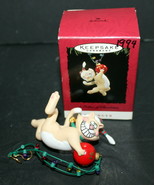 Hallmark Keepsake 1994 A Feline of Christmas Ornament ~ Stringer 05816 i... - $13.64 CAD