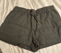 NWOT GAP Khaki Green Cargo Shorts Women’s Size Small - $16.82