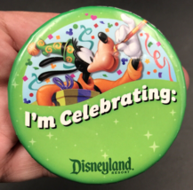 Disneyland Goofy Green I&#39;m Celebrating Round Pin 3&quot; Dia Disney - £6.73 GBP