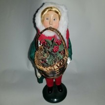 Byers choice Carolers 1996 CHRISTMAS Girl w/Basket Holly #26  - £43.71 GBP