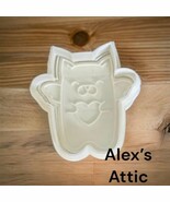 Plastic Cookie Cutter - Cat Kitten w/ Heart Valentine Wedding Love - $75.39 MXN