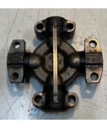 Universal Joint USA 540 | 4-1/4&quot; L 4-1/8&quot; W 7mm Bolt Holes - $842.21 MXN