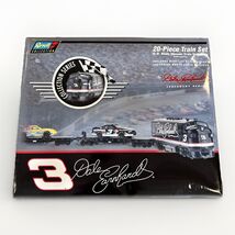Revell Collection Dale Earnhardt 20 Piece Train Set HO Scale 1/64 Diecas... - $97.27 CAD