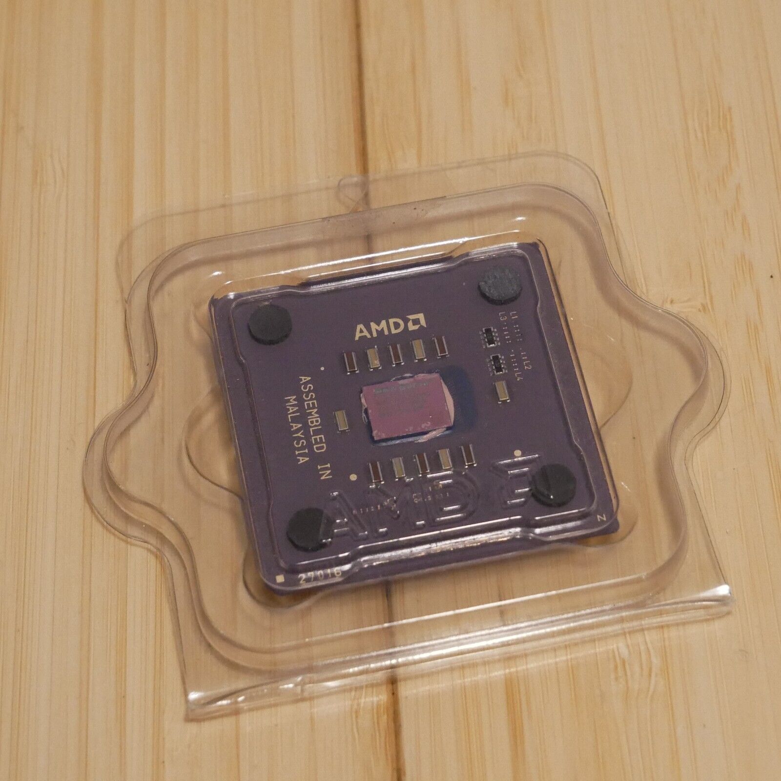 D800AUT1B AMD Duron 800 800MHz 200MHz FSB 64 KB L2 Cache Socket 462 Proc... - $18.69