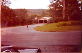 Vintage A Guy Jogging Near A Covered Bridge Vermont 1984 Color Photo - £1.60 GBP