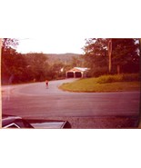 Vintage A Guy Jogging Near A Covered Bridge Vermont 1984 Color Photo - €1,69 EUR