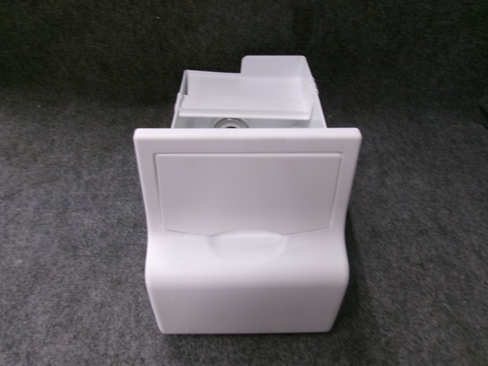 241860803 FRIGIDAIRE REFRIGERATOR ICEBUCKET ASSEMBLY - $20.00