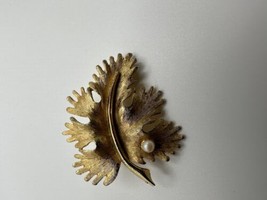 Vintage Gold Leaf Faux Pearl Mid Century Modern Brooch 4.5cm - £23.65 GBP