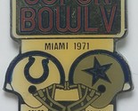 Vintage Starline Super Bowl 5 V Pin 1971 Colts 16 Cowboys 13 - $9.76