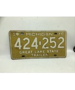 Vintage License Plate MICHIGAN 1970 TRAILER 424 252  GREAT LAKE STATE - $11.78 CAD