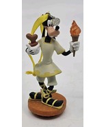 Torchbearer Goofy Olympic Champ Walt Disney Classics Store Collection - $541.26 MXN