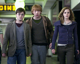 Harry Potter Deathly Hallows Part I Walking Rare 8x10 Photo - £7.63 GBP