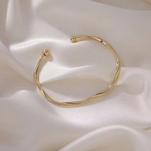 2021 New Fashion Twisted Metal Cuff bracelets For Women Korean Simple Jewelry Gi - $12.50