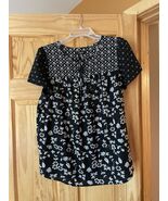 Dalia Short Sleeve Top Size Large - $7.92