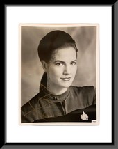 Terry Farrell signed &quot;Star Trek: Deep Space Nine&quot; photo - $179.00