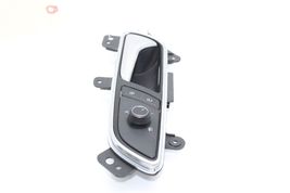 16-19 VOLKSWAGEN PASSAT 1.8T SE Front Left Driver Side Door Handle F3222 image 4