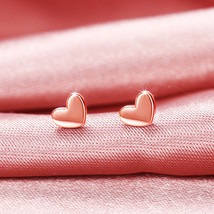 Minimalist Earrings Compact Mini Glossy Heart-Shaped Earrings For Women Girly Ea - £7.98 GBP