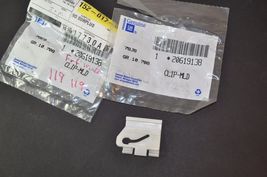 GM Pontiac Gran Prix Front Door Frame Molding Clip Lot of 2 Part# 20619138 - $11.42