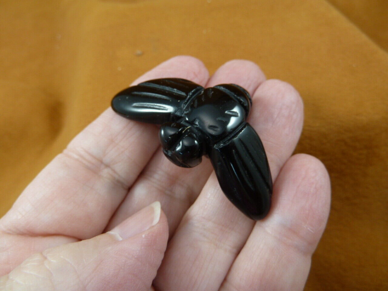 Y-BEE-554 Black Onyx Bee BUMBLE figurine gemstone stone carving love HON... - $14.01