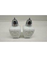 VICTORIAN MILK GLASS Salt and Pepper Shakers - €21,49 EUR