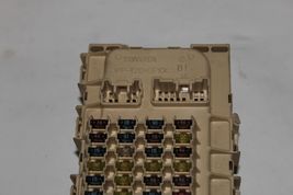 1999-2001 LEXUS RX300 FUSE BOX K7315 image 4