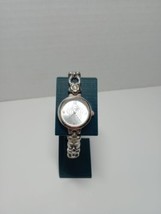 Unbranded Women&#39;s Silver Toned Flower Watch Tested - £5.51 GBP
