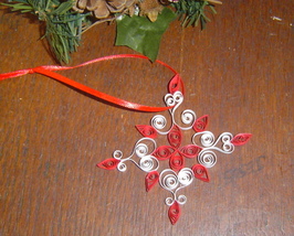 Paper Quill Snowflake Ornament Red- Handcrafted New - £8.05 GBP
