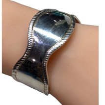 Sterling Silver 925 Cuff Bracelet With A Patterned Edging 51 Grams - £148.63 GBP