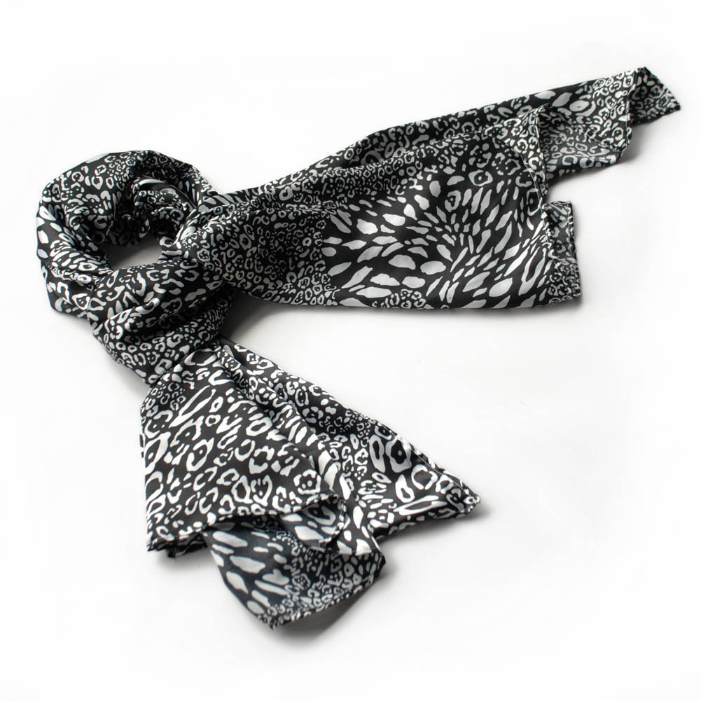 Black & White Distinctive Leopard Animal Print Scarf(Large)