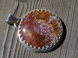 Handmade Custom Apple Valley Agate Pendant..Round Setin Sterling Silver..Wow - £107.16 GBP
